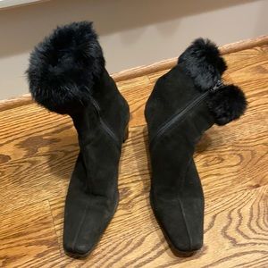 La Canadienne 7.5. Suede and fur black booties